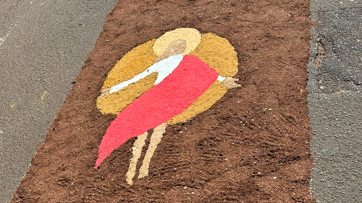 A tradição de Corpus Christi ganhou cores, formas e expressões de fé nas ruas de Urânia. Desde a madrugada, integrantes da comunidade da Paróquia São Benedito participaram da confecção dos tapetes preparados para a celebração religiosa.